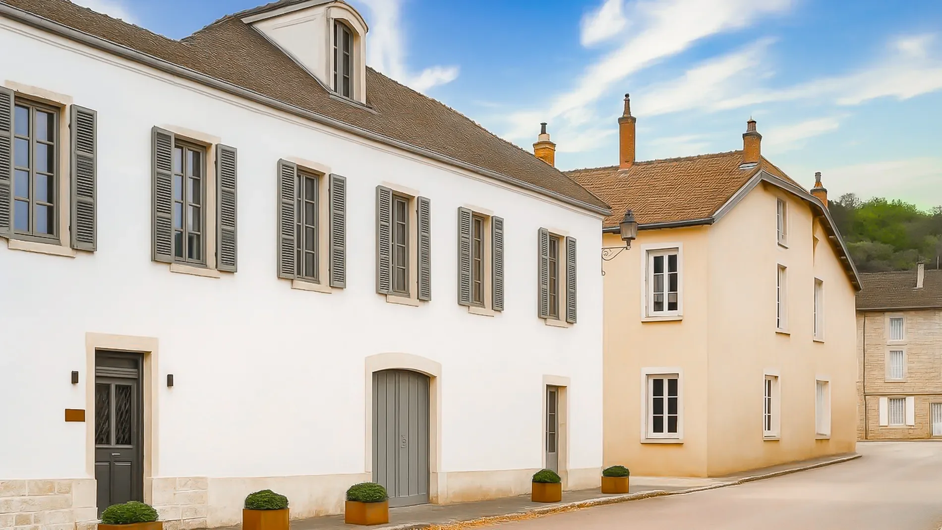 Exterior photo 2
