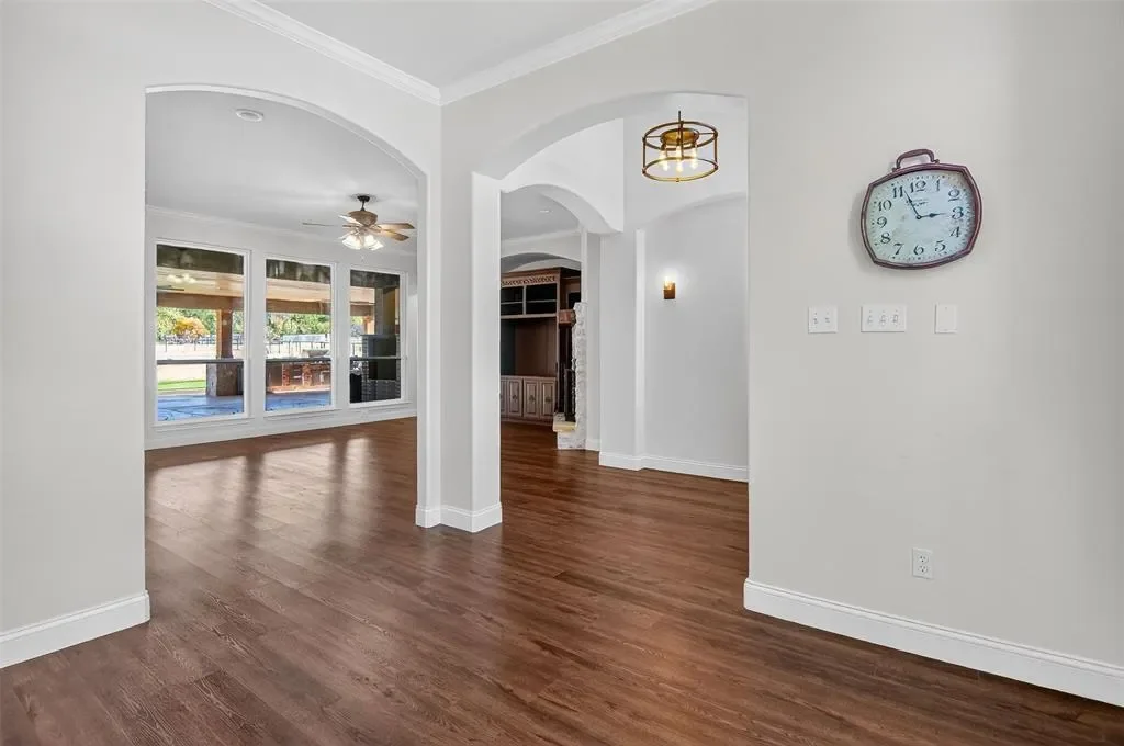 1007 Bentwater Parkway, Granbury, Texas, United States. - Photo 6
