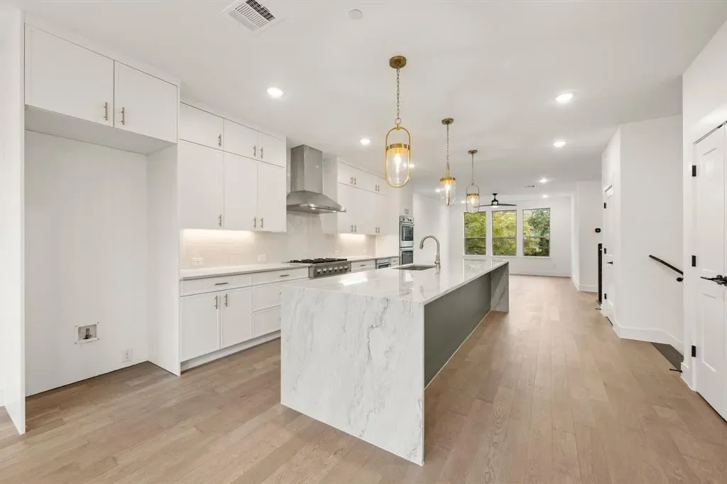 1344 Cherry Hills Lane, Irving, Texas, United States. - Photo 10