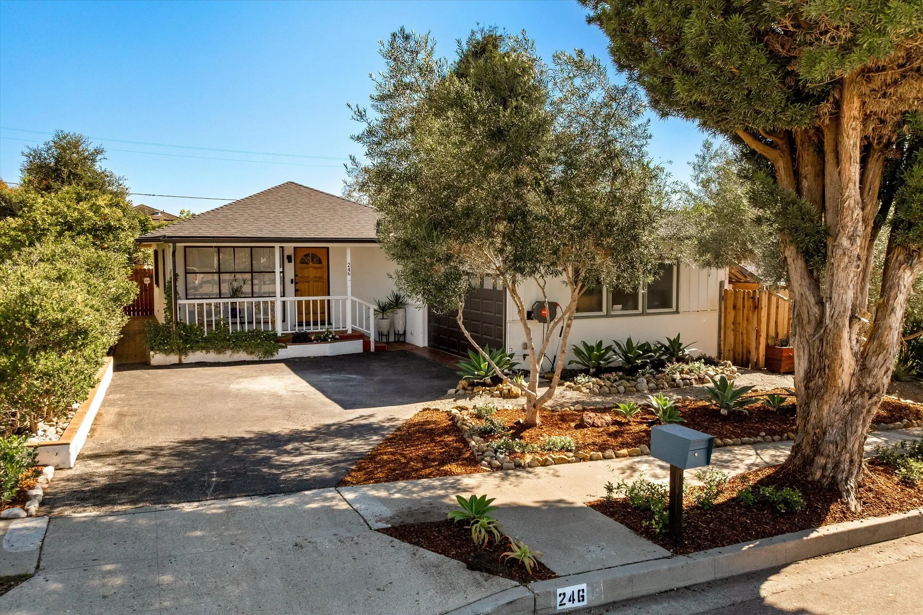 246 San Julian Avenue, Santa Barbara, California, United States. - Photo 4