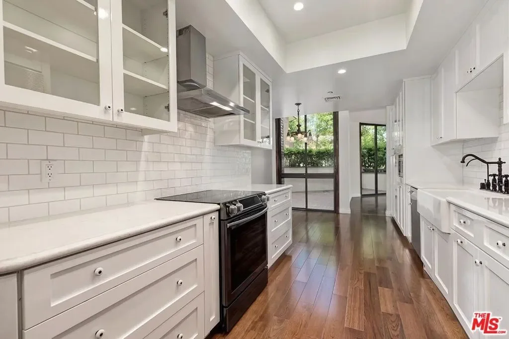 300 N Swall Drive 106, Beverly Hills, California, United States. - Photo 15