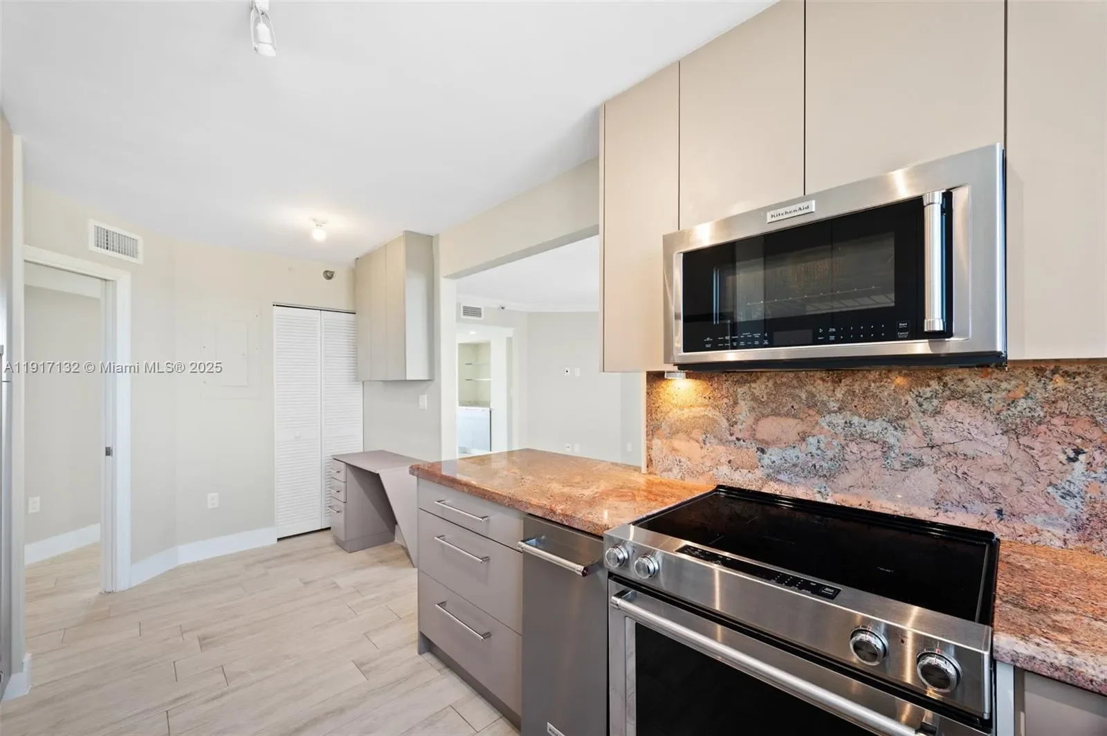 441 Valencia Ave 1201, Coral Gables, Florida, United States. - Photo 11