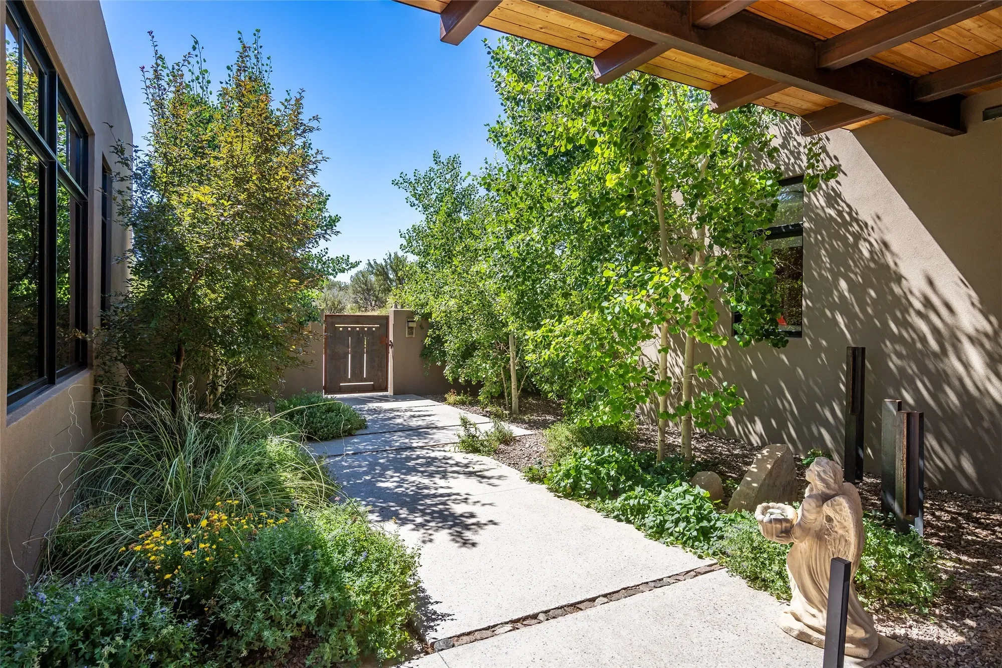 8 Camino Villenos, Santa Fe, NM 87506, Santa Fe, New Mexico, United States. - Photo 2