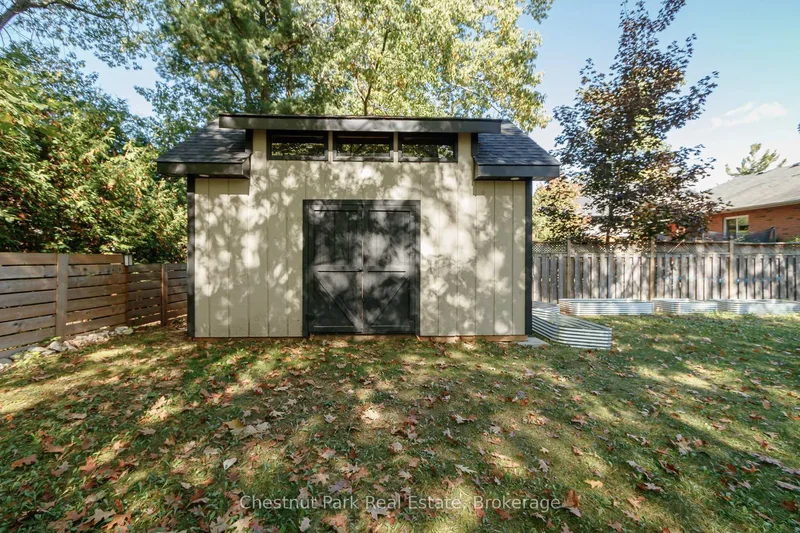 176 Melrose Avenue, Wasaga Beach, Ontario, Canada. - Photo 13
