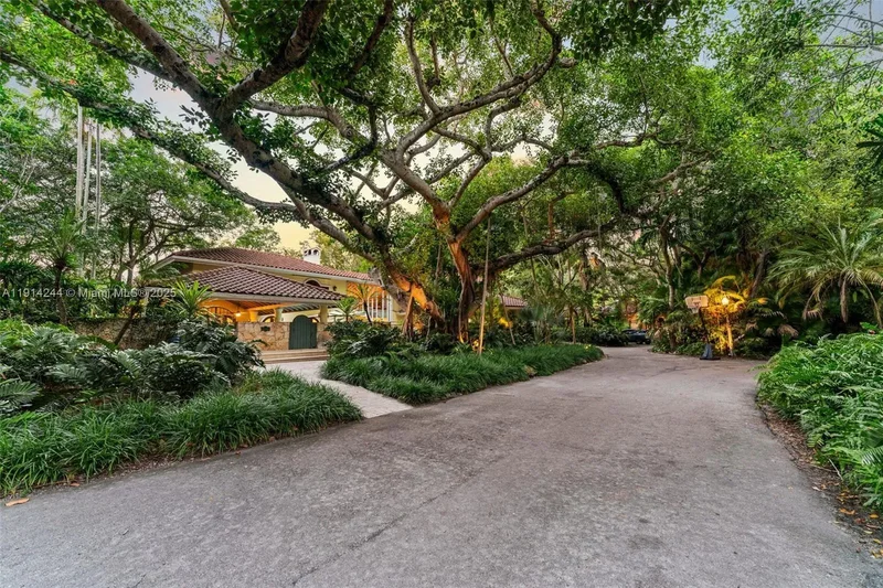 3506 Banyan Cir, Miami, Florida, United States. - Photo 34