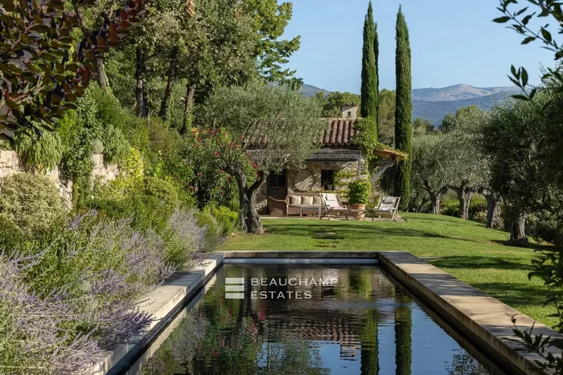 Charming property with swimming pool