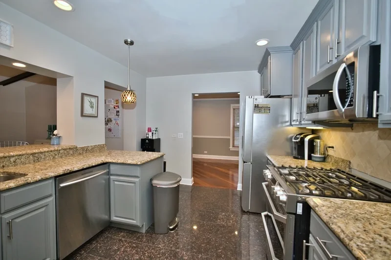 6835 Lavergne Avenue, Skokie, IL 60077, Skokie, Illinois, United States. - Photo 15