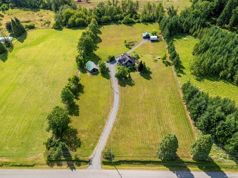 3713 Dove Creek Rd, Courtenay, British Columbia, Canada. - Photo 40