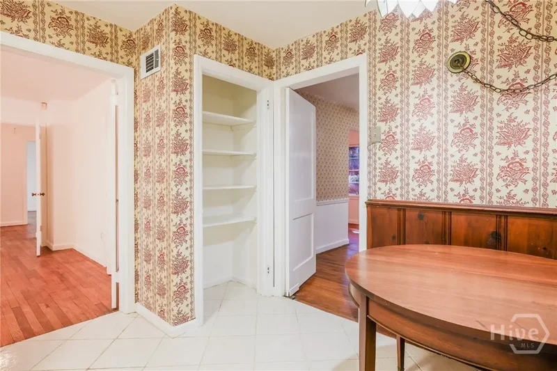 112 E Derenne Avenue, Savannah, Georgia, United States. - Photo 15