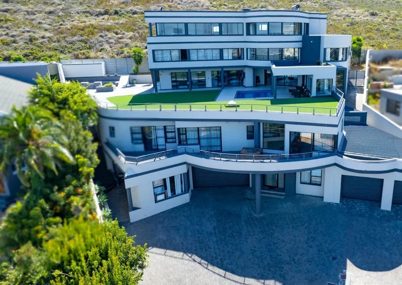 A Masterpiece of Sophistication, Design, and Breathtaking Cape Town Views