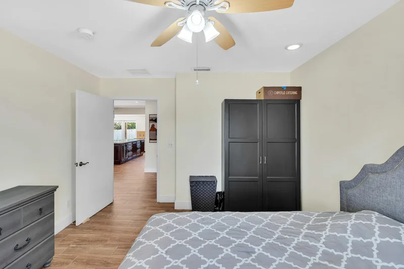 1870 NE 197th Ter, North Miami Beach, Florida, United States. - Photo 52