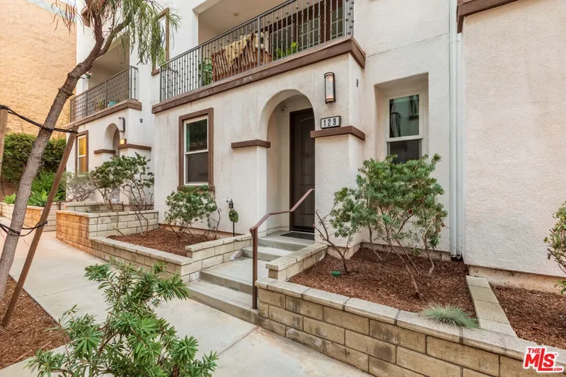 129 S Cessna Lane, Los Angeles, California, United States. - Photo 39