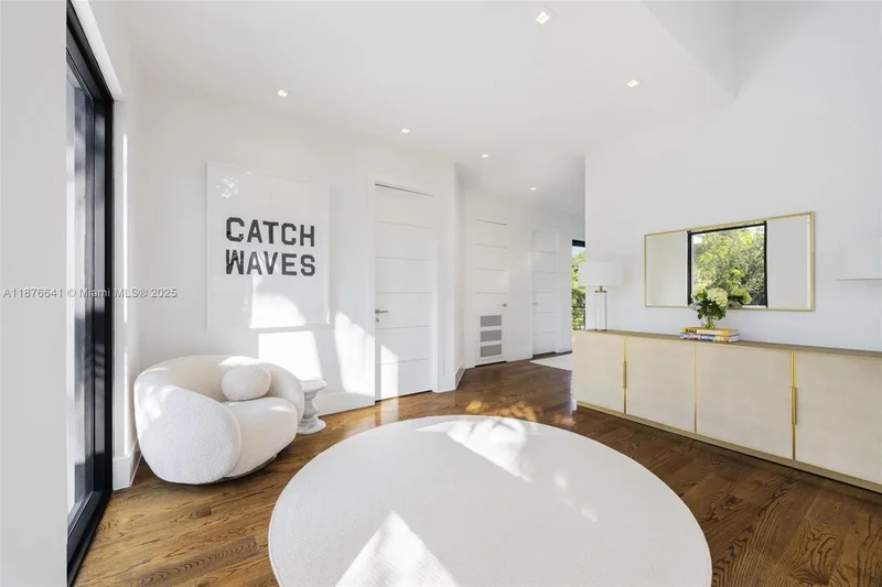 2321 Trapp Ave, Miami, Florida, United States. - Photo 15