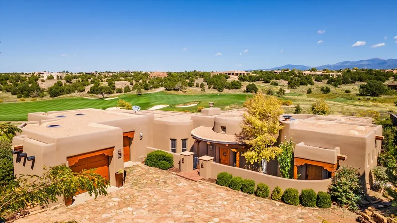 7 Plaza Molleno, Santa Fe, NM 87506, Santa Fe, New Mexico, United States. - Photo 29