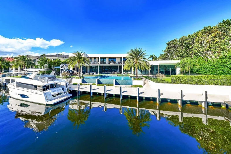 Single Family Residence in Boca Raton
