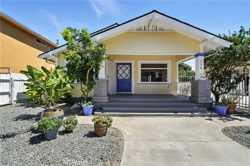 732 Saint Louis Avenue, Signal Hill, California, United States. - Photo 32