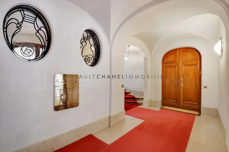 Rue Vaneau, Paris, Île-de-France, France. - Photo 12