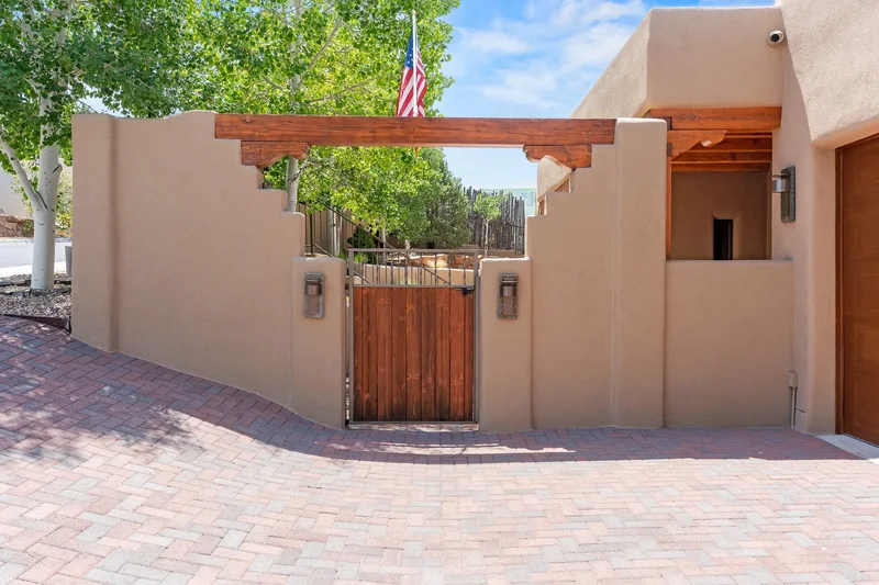 21 Camino Barranca, Santa Fe, NM 87507, Santa Fe, New Mexico, United States. - Photo 33
