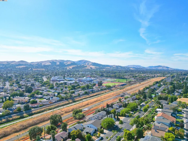 6746 Sapphire St, Dublin, California, United States. - Photo 42