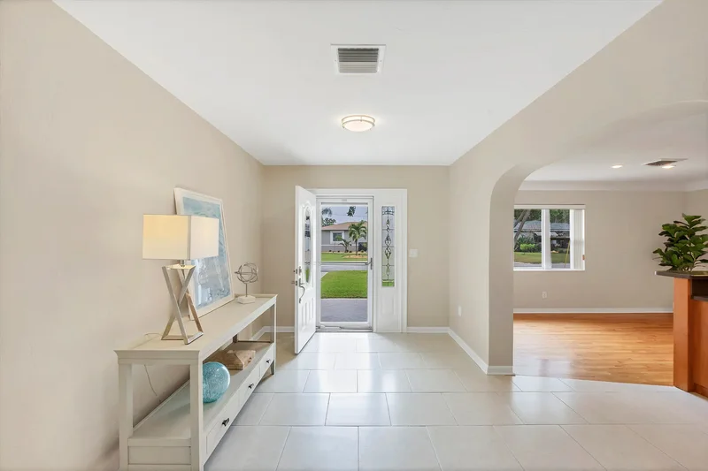 2736 45th Way N, St Petersburg, FL 33713, St. Petersburg, Florida, United States. - Photo 27