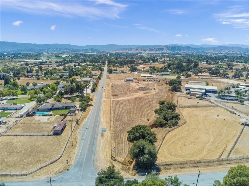 2055 Rucker Avenue, Gilroy, California, United States. - Photo 19