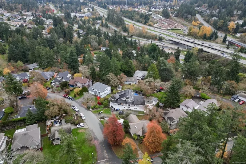 1975 Highland Rd, View Royal, British Columbia, Canada. - Photo 43