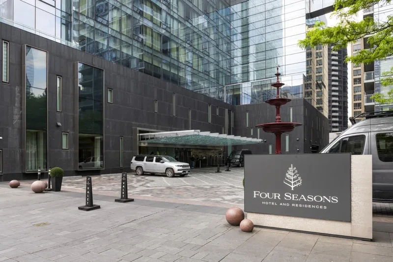 50 Yorkville Ave, Toronto, Ontario, Canada. - Photo 24