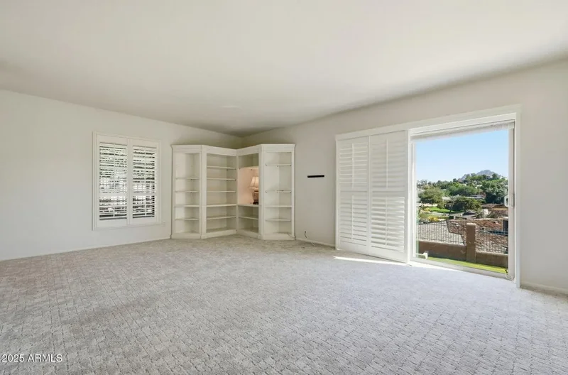 2131 E BETHANY HOME ROAD, Phoenix, Arizona, United States. - Photo 25