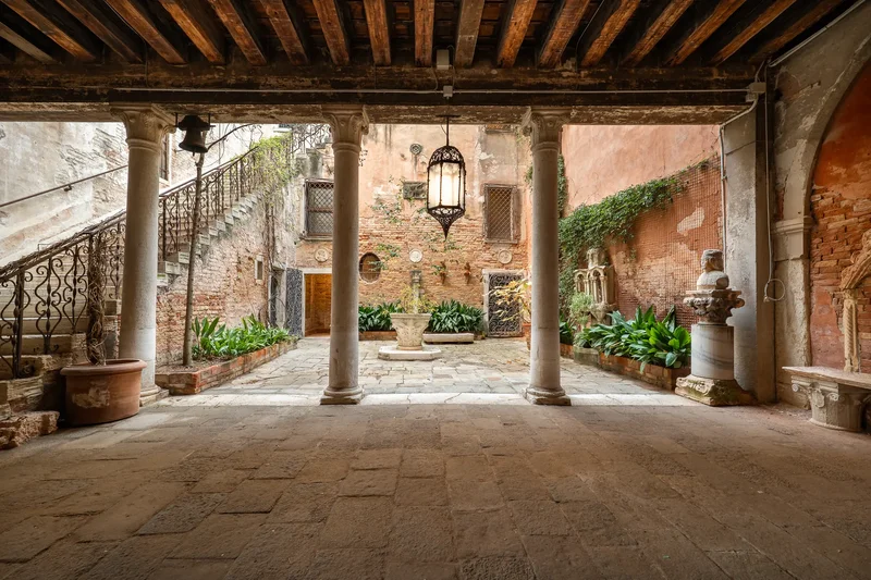 Fondamenta Barbaro, Venice, Veneto, Italy. - Photo 5