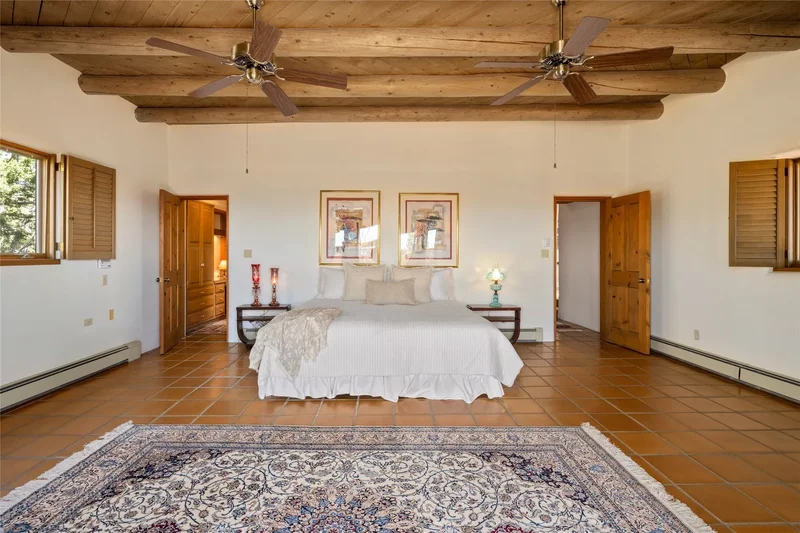 61 Calle Encanto, Santa Fe, NM 87506, Santa Fe, New Mexico, United States. - Photo 24