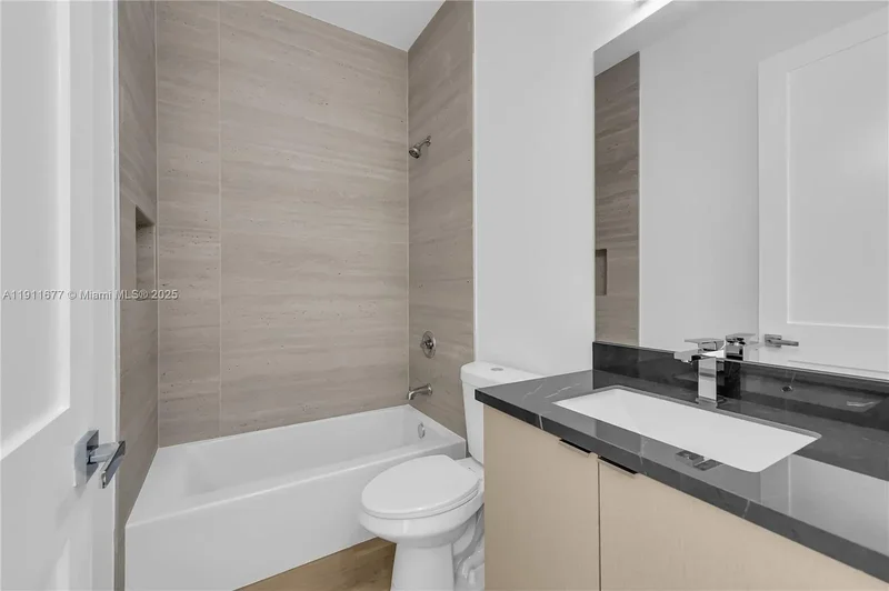 828 NE 14th St, Fort Lauderdale, Florida, United States. - Photo 27