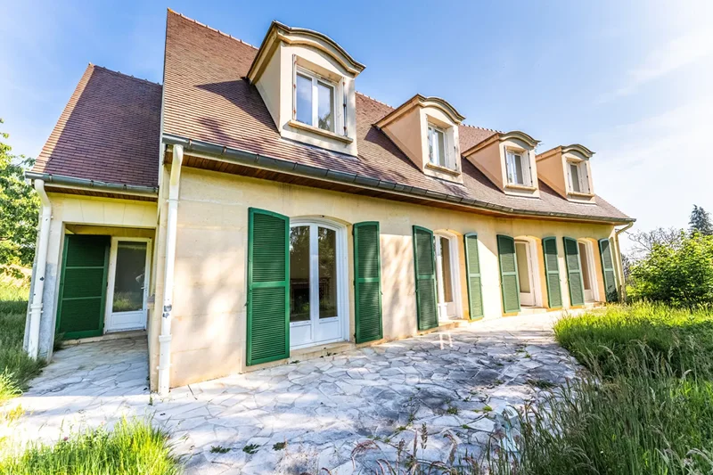 House 9 room(s) 6 bedroom(s) 254 m²