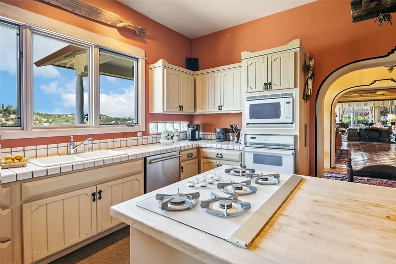 272 Tano Road , Santa Fe, NM 87506, Santa Fe, New Mexico, United States. - Photo 6