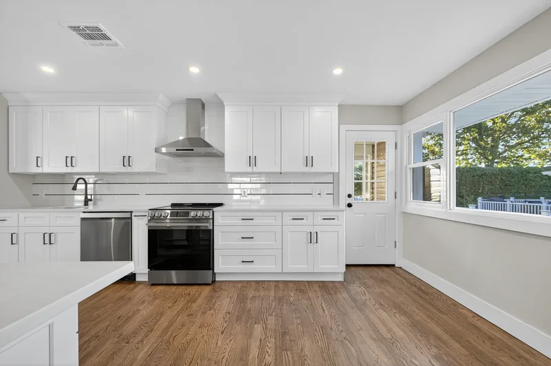 28 Maytime Drive , Jericho, NY 11753, Jericho, New York, United States. - Photo 5