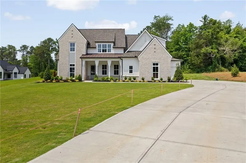 Single Family Residence in Rydal