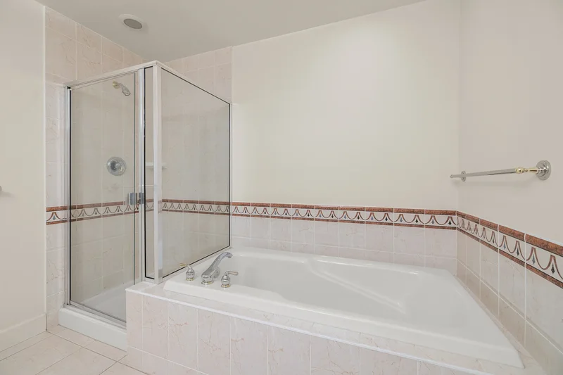 231-21 Dallas Road, Victoria, BC V8V 4Z9, Victoria, British Columbia, Canada. - Photo 21