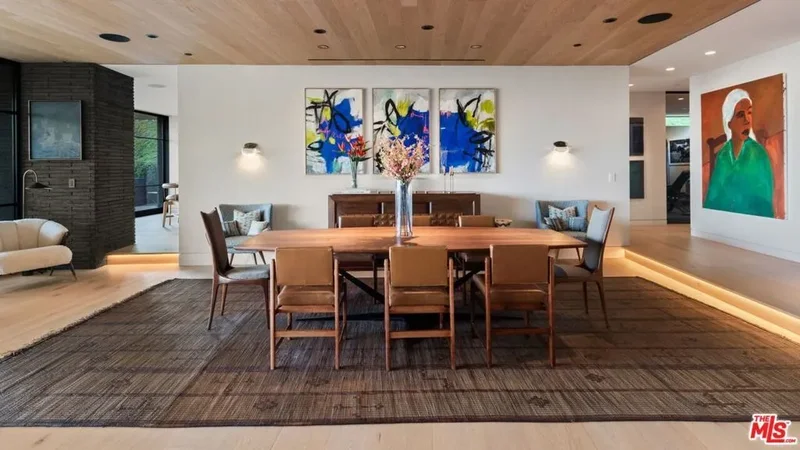 530 Leslie Lane, Beverly Hills, California, United States. - Photo 11