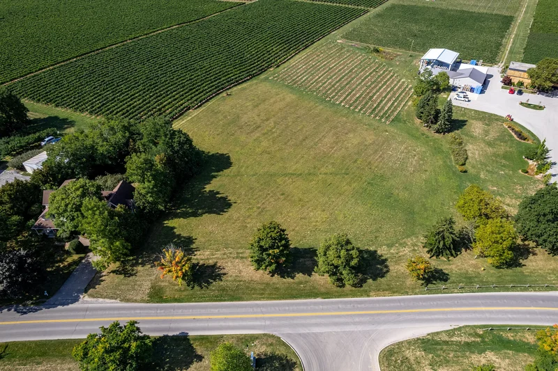15936 Niagara Pkwy, Niagara-on-the-Lake, ON L0S 1J0, Niagara-on-the-Lake, Ontario, Canada. - Photo 4