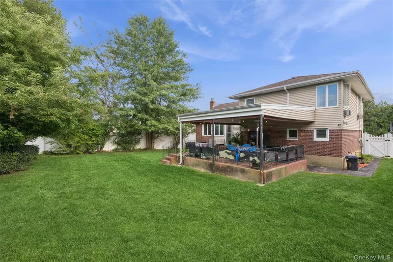 329 N Wyoming Avenue, Massapequa, New York, United States. - Photo 18