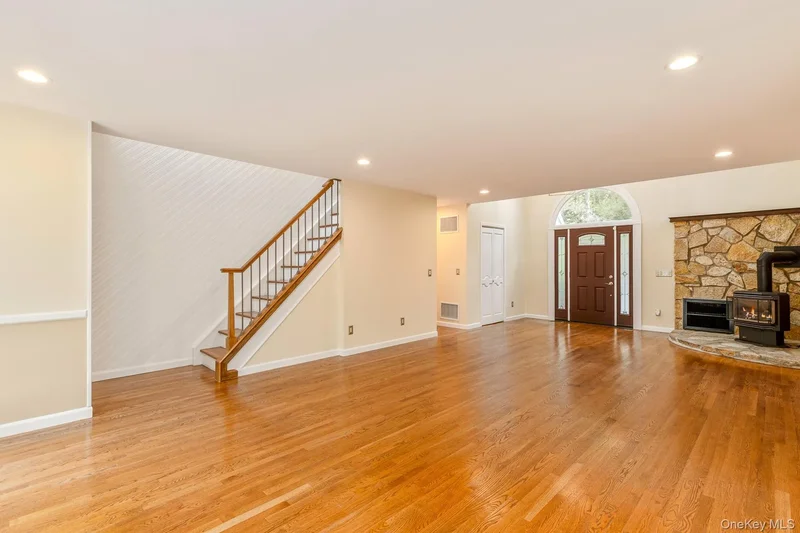 1 Summit Trail , Nissequogue, NY 11780, Saint James, New York, United States. - Photo 9