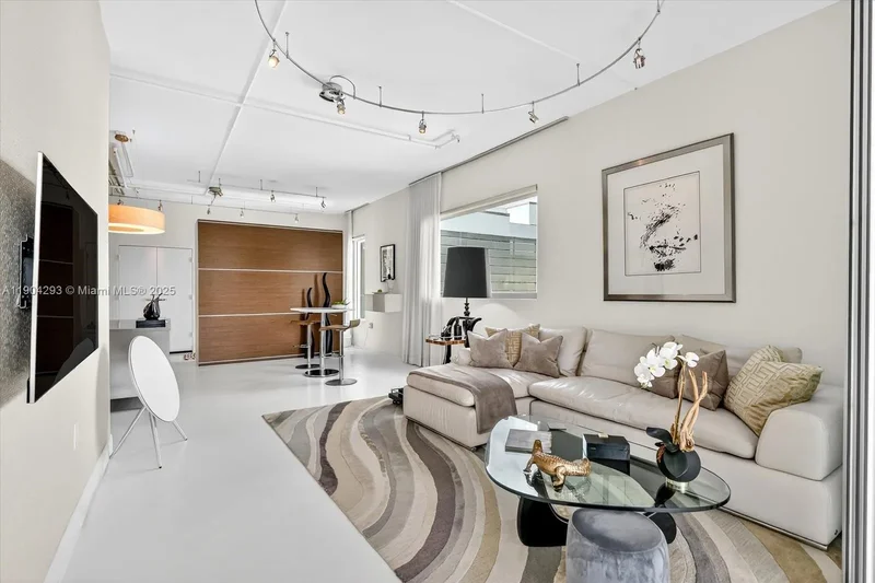 1700 Meridian Ave, Miami Beach, Florida, United States. - Photo 16