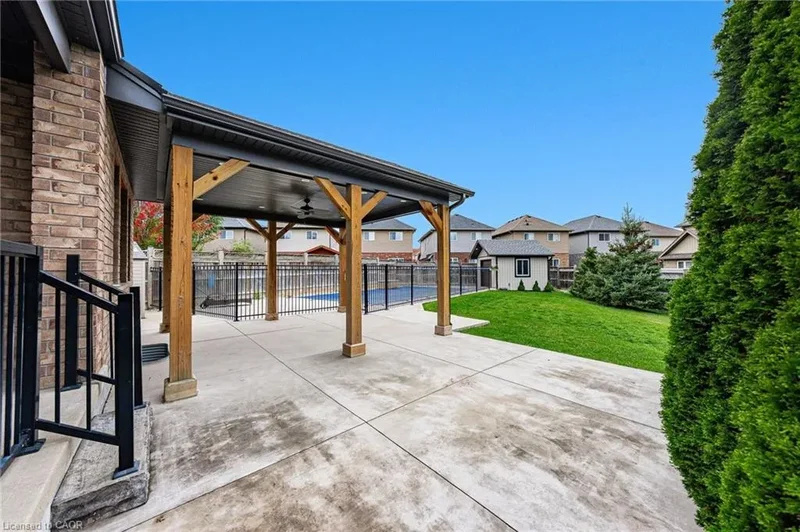 261 Watervale Crescent, Kitchener, Ontario, Canada. - Photo 14