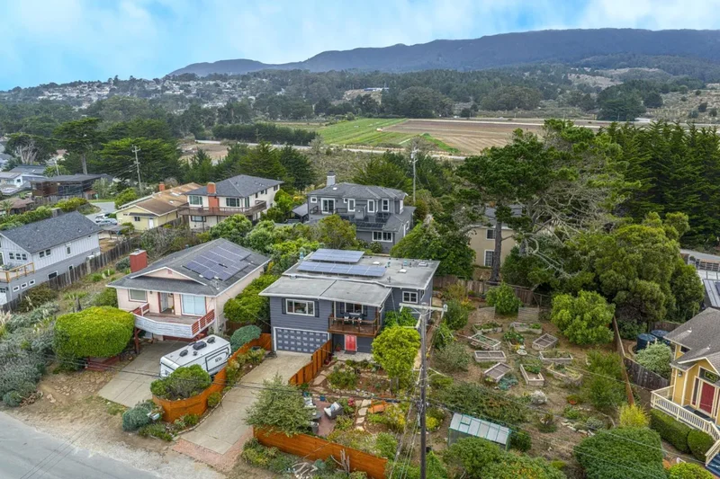 855 San Ramon Avenue, Montara, California, United States. - Photo 17