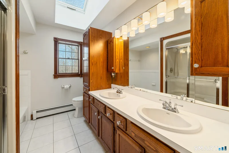 144 Fox Run Drive, Southbury, Connecticut, United States. - Photo 22