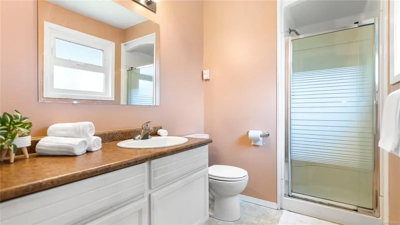 2059 Saltair Pl, Saanich, British Columbia, Canada. - Photo 31