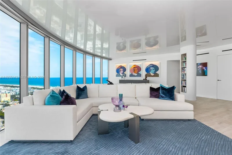 1000 S Pointe Dr 3501, Miami Beach, Florida, United States. - Photo 23