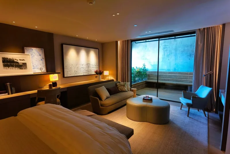 BARBARA BARRY DESIGNER LOFT DUPLEX IN BANGKOK
