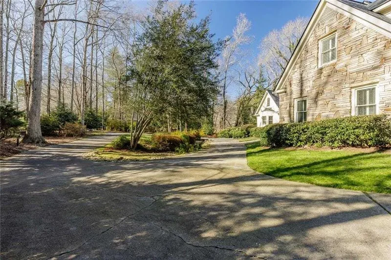 325 Riverhall Court, Sandy Springs, GA, 30350, USA, Atlanta, Georgia, United States. - Photo 59