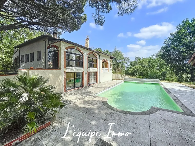 House 10 room(s) 6 bedroom(s) 192 m²