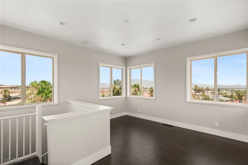 5930 N El Capitan Way, Las Vegas, Nevada, United States. - Photo 34